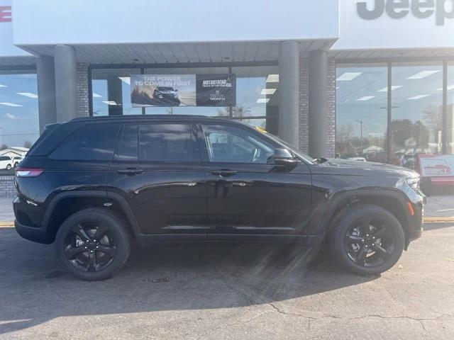 2025 Jeep Grand Cherokee GRAND CHEROKEE ALTITUDE 4X4