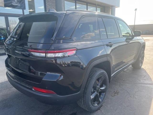 2025 Jeep Grand Cherokee GRAND CHEROKEE ALTITUDE 4X4