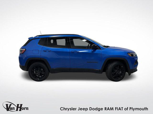 2025 Jeep Compass COMPASS LATITUDE 4X4