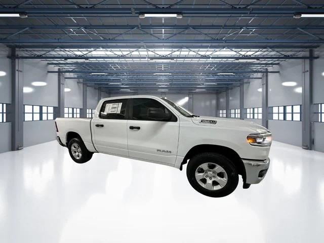 2025 RAM Ram 1500 RAM 1500 TRADESMAN CREW CAB 4X4 57 BOX