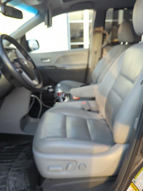 2015 Toyota Sienna XLE 7 Passenger