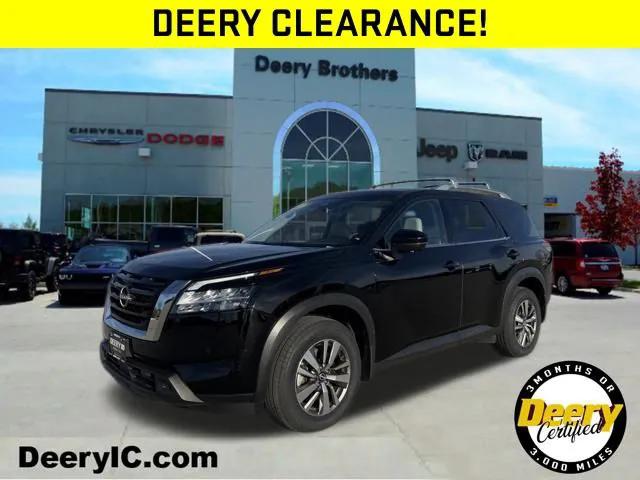 2023 Nissan Pathfinder SL 4WD