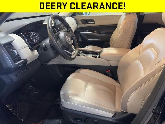 2023 Nissan Pathfinder SL 4WD