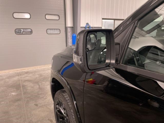 2025 RAM Ram 1500 RAM 1500 LIMITED CREW CAB 4X4 57 BOX