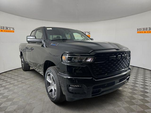 2025 RAM Ram 1500 RAM 1500 TRADESMAN QUAD CAB 4X2 64 BOX