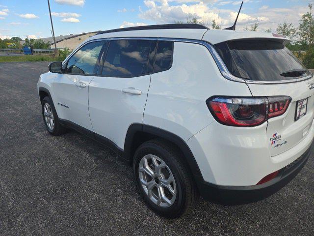 2025 Jeep Compass COMPASS LATITUDE 4X4