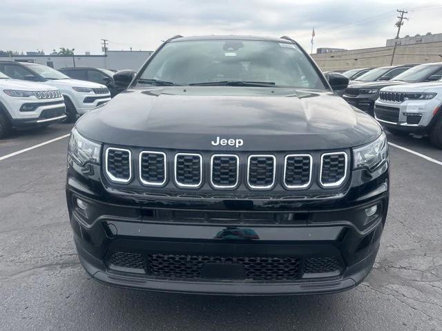 2025 Jeep Compass COMPASS LATITUDE 4X4