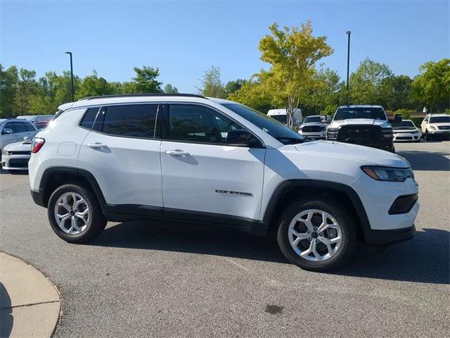 2025 Jeep Compass COMPASS LATITUDE 4X4