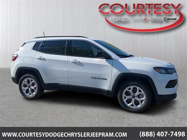 2025 Jeep Compass COMPASS LATITUDE 4X4