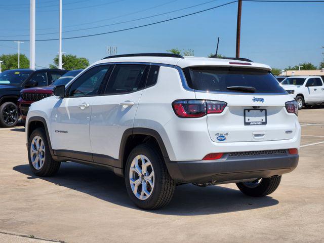 2025 Jeep Compass COMPASS LATITUDE 4X4