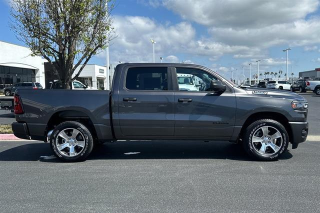 2025 RAM Ram 1500 RAM 1500 TRADESMAN CREW CAB 4X2 57 BOX