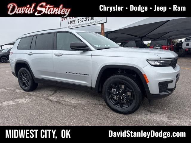 2025 Jeep Grand Cherokee GRAND CHEROKEE L ALTITUDE 4X4