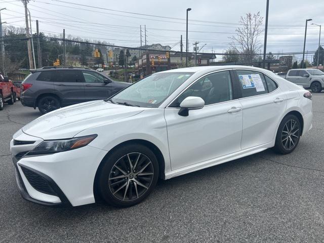 2022 Toyota Camry SE AWD
