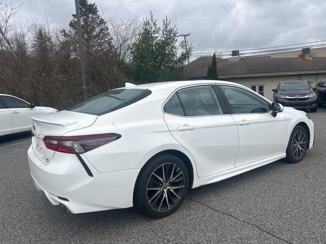 2022 Toyota Camry SE AWD