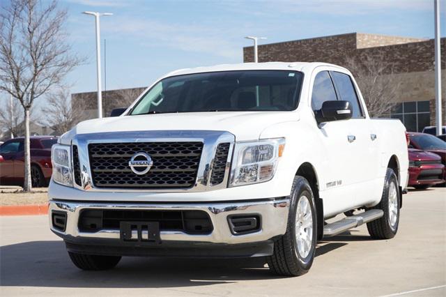 2018 Nissan TITAN SV