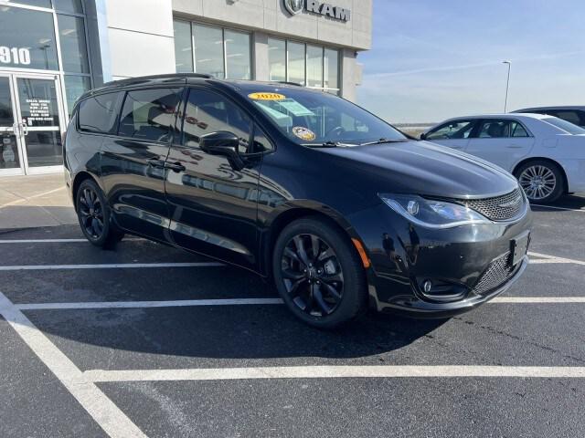 2020 Chrysler Pacifica Touring L Plus