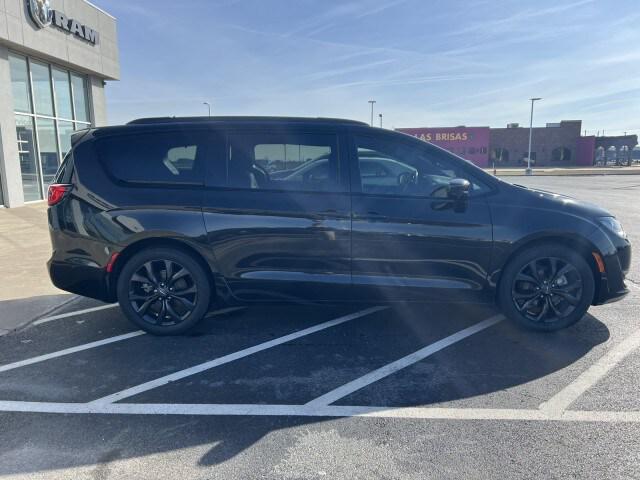 2020 Chrysler Pacifica Touring L Plus