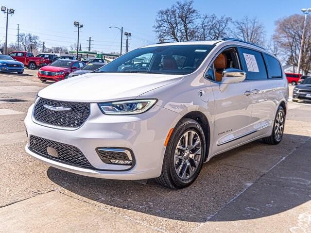 2024 Chrysler Pacifica Hybrid Pinnacle