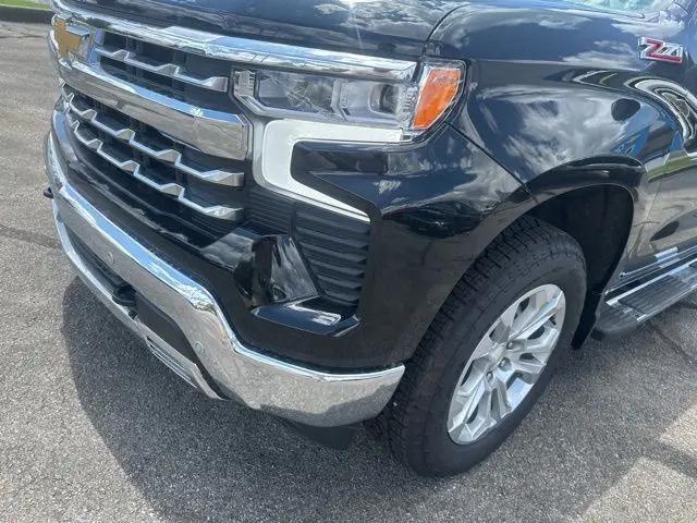 2025 Chevrolet Silverado 1500 4WD Crew Cab Short Bed LTZ
