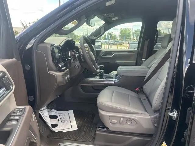 2025 Chevrolet Silverado 1500 4WD Crew Cab Short Bed LTZ