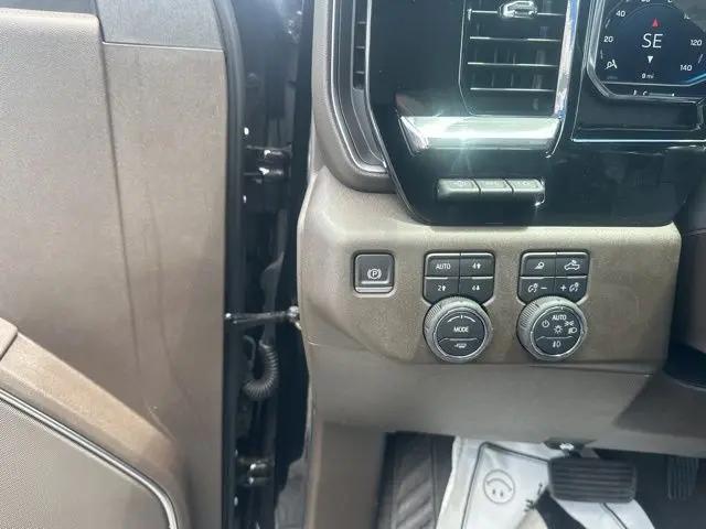 2025 Chevrolet Silverado 1500 4WD Crew Cab Short Bed LTZ