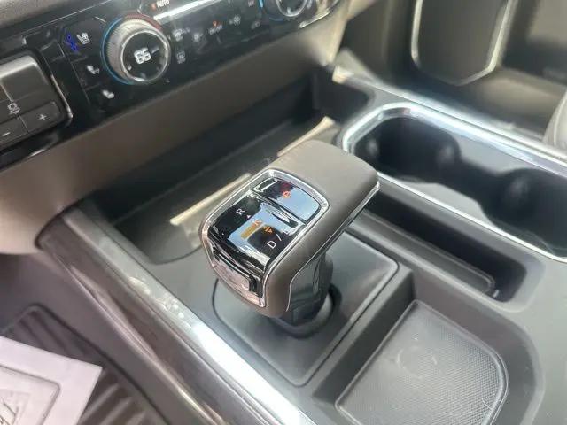 2025 Chevrolet Silverado 1500 4WD Crew Cab Short Bed LTZ