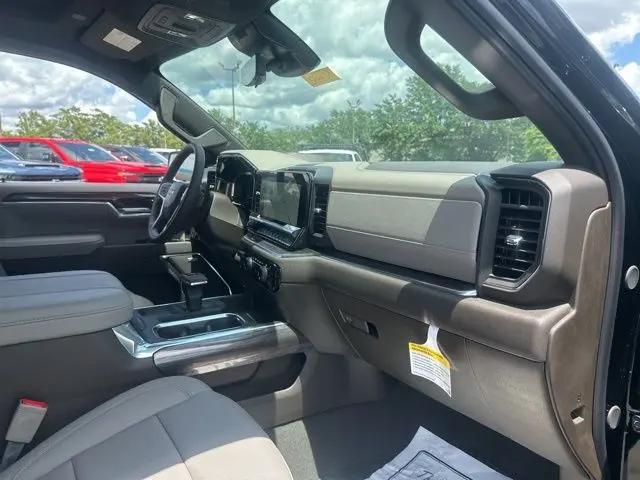 2025 Chevrolet Silverado 1500 4WD Crew Cab Short Bed LTZ