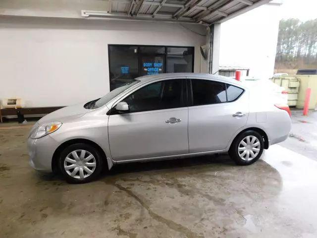 2013 Nissan Versa 1.6 SV