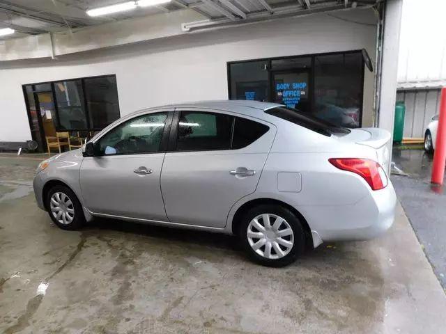 2013 Nissan Versa 1.6 SV