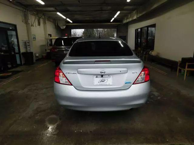 2013 Nissan Versa 1.6 SV