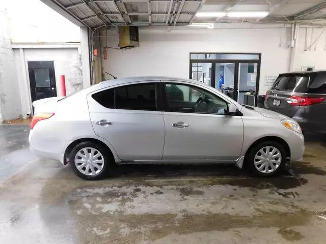 2013 Nissan Versa 1.6 SV