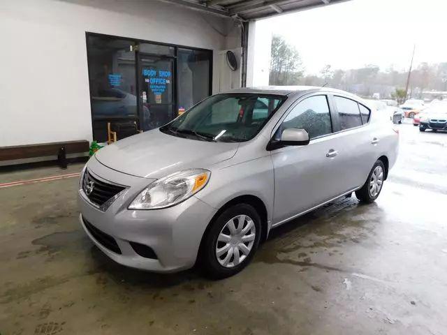 2013 Nissan Versa 1.6 SV