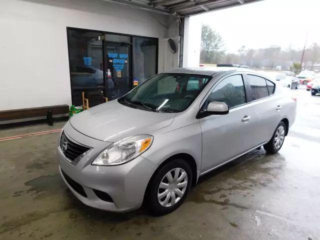 2013 Nissan Versa 1.6 SV