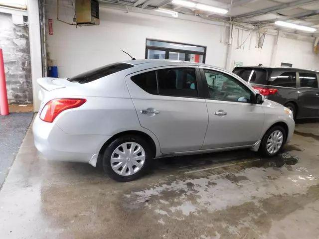 2013 Nissan Versa 1.6 SV