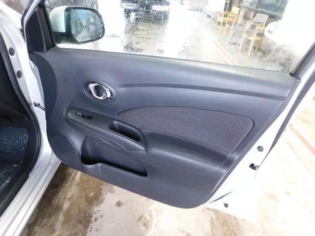 2013 Nissan Versa 1.6 SV