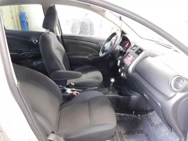2013 Nissan Versa 1.6 SV
