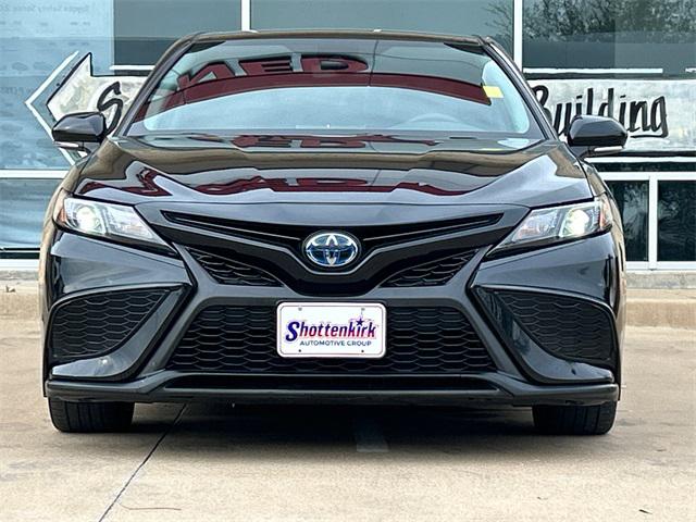 2023 Toyota Camry SE Hybrid