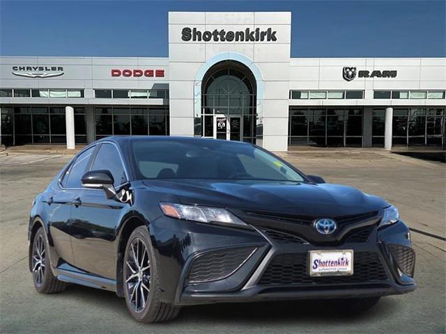 2023 Toyota Camry SE Hybrid