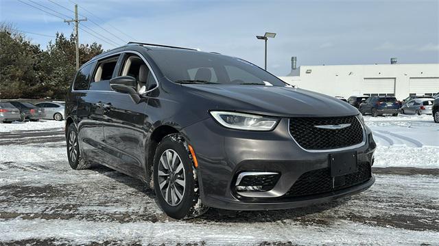 Used 2021 Chrysler Pacifica Hybrid For Sale in Waterford Twp, MI