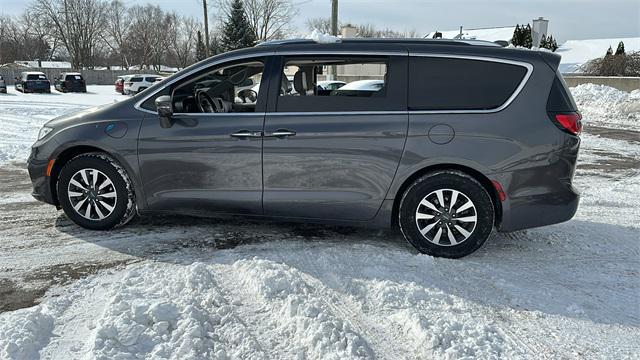 Used 2021 Chrysler Pacifica Hybrid For Sale in Waterford Twp, MI