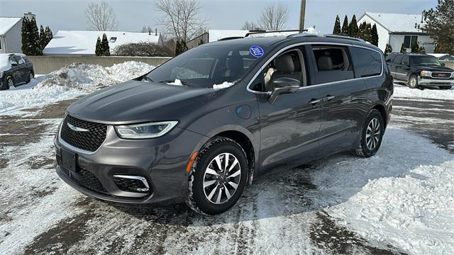 Used 2021 Chrysler Pacifica Hybrid For Sale in Waterford Twp, MI