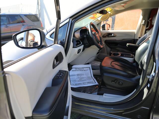 2020 Chrysler Voyager LXI
