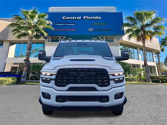2025 RAM Ram 3500 RAM 3500 LIMITED CREW CAB 4X4 8 BOX