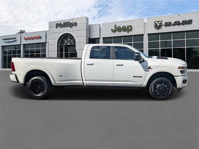 2025 RAM Ram 3500 RAM 3500 LIMITED CREW CAB 4X4 8 BOX