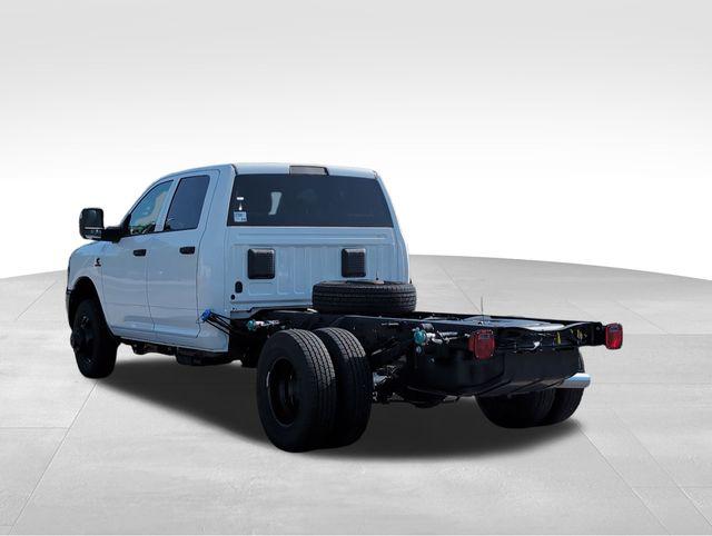 2025 RAM Ram 3500 Chassis Cab RAM 3500 TRADESMAN CREW CAB CHASSIS 4X4 60 CA 2025 RAM Ram 3500 Chassis Cab RAM 3500 TRADESMAN CREW CAB CHASSIS 4X4 60 CA
