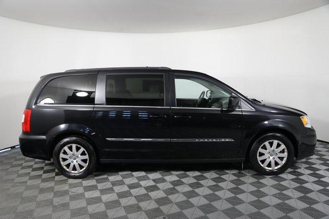 2016 Chrysler Town and Country Touring