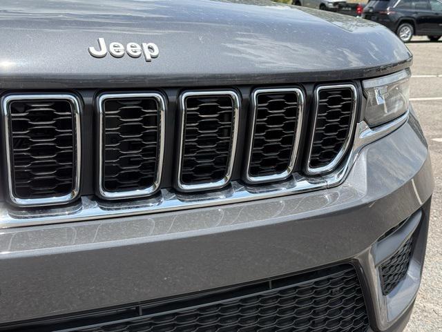 2025 Jeep Grand Cherokee GRAND CHEROKEE LAREDO X 4X2