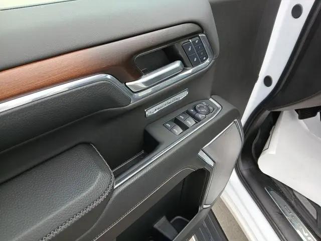 2024 GMC Sierra 1500 4WD Crew Cab Short Box Denali