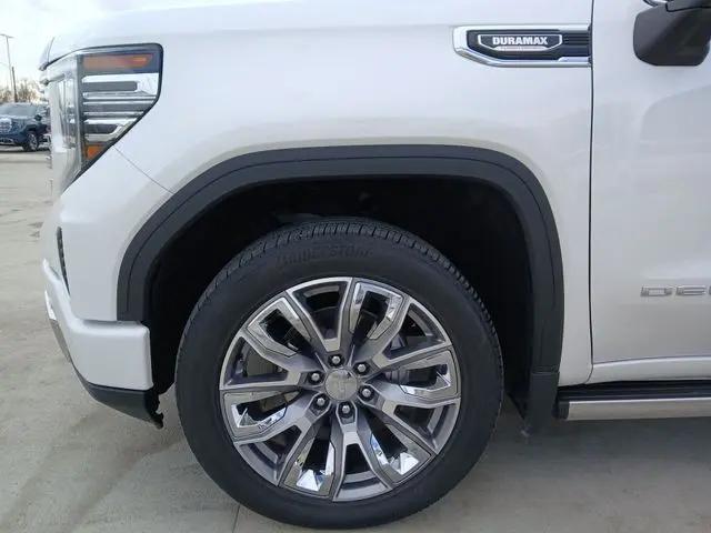 2024 GMC Sierra 1500 4WD Crew Cab Short Box Denali