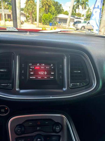 2016 Dodge Challenger SXT